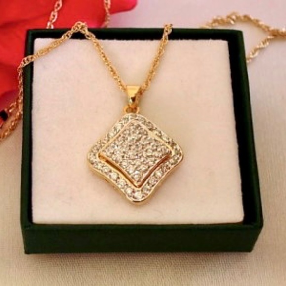 Paved Setting Cubic Zirconia Pendant with chain 18k Gold Filled jewelry necklace - Picture 3 of 4